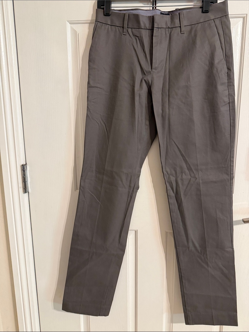 GAP Men's Gray tailored Khakis - Slim Fit